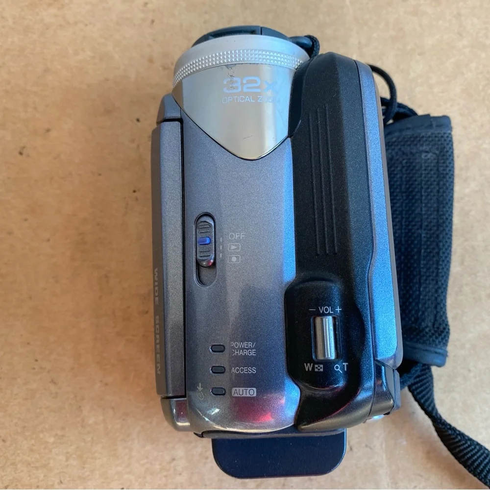 JVC Everio GZ-MG27U digital Camera